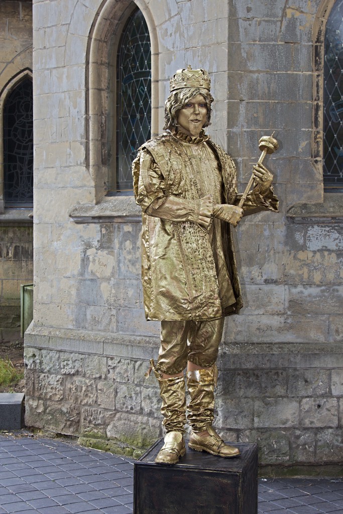 valkenburg living statue levend standbeeld evenement event festival festiviteit kunst art straatkunst streetart artiest beeld beeldhouwwerk